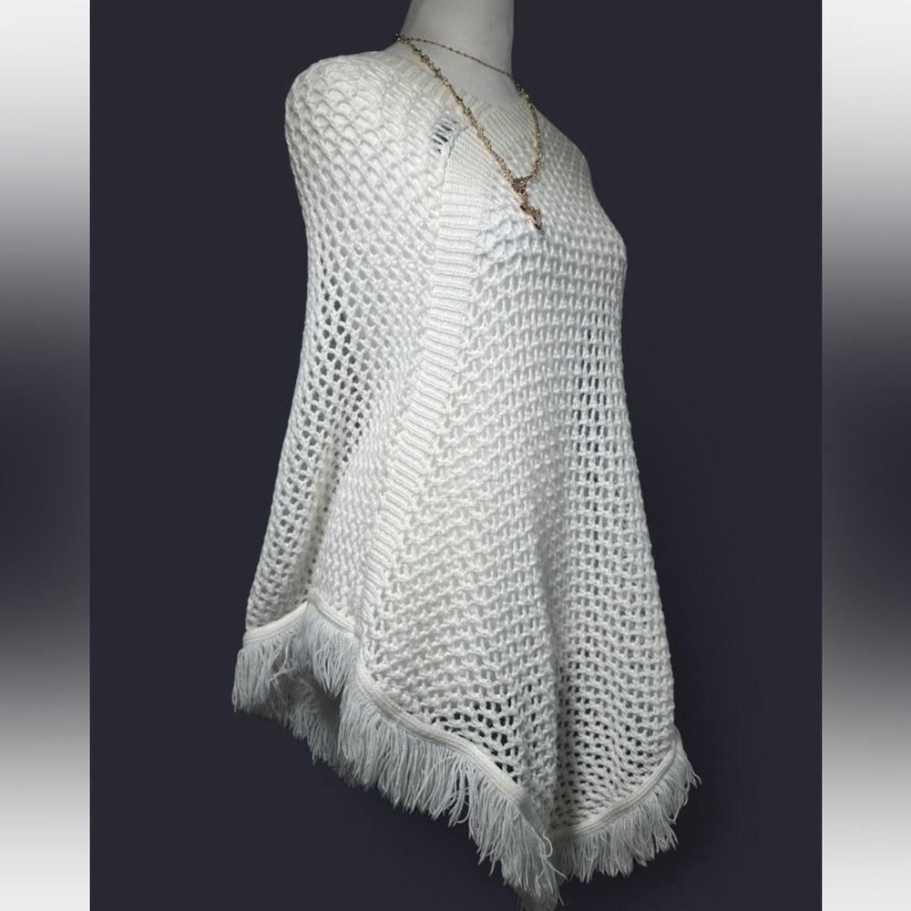 Chic White Crochet Open Fringe Poncho